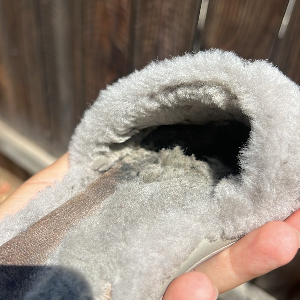 Cozy Gray Fuzzy Slide Sandals - Picture 9 of 16